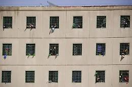 Niente braccialetto elettronico torna in carcere con il Covid