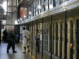 Biden inizia a fare sul serio: addio alle prigioni private