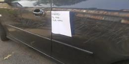 Atti vandalici e scritte no vax contro l'avvocato Baldini