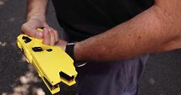 Sorpresa, la Cgil vuole l&rsquo;uso del Taser anche in carcere