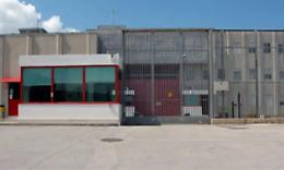 La denuncia: &laquo;Nel carcere di Larino 153 reclusi a fronte di una capienza di 117&raquo;