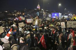 Tensione a Istanbul: 87 arresti nel dodicesimo anniversario delle proteste di Gezi Park