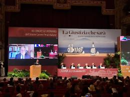 Nordio contestato al Bellini di Catania: il ministro &ldquo;cade&rdquo; su carceri e panpenalismo