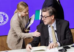L&rsquo;oro di Meloni e Giorgetti che acceca la sinistra...