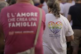 La Corte di giustizia Ue: &laquo;Gli Stati devono riconoscere i matrimoni gay esteri&raquo;