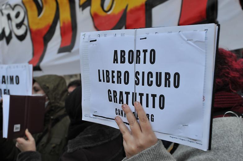 L&rsquo;aborto e il solito giallo sui dati che il ministero non riesce (o non vuole) raccogliere nel 2025