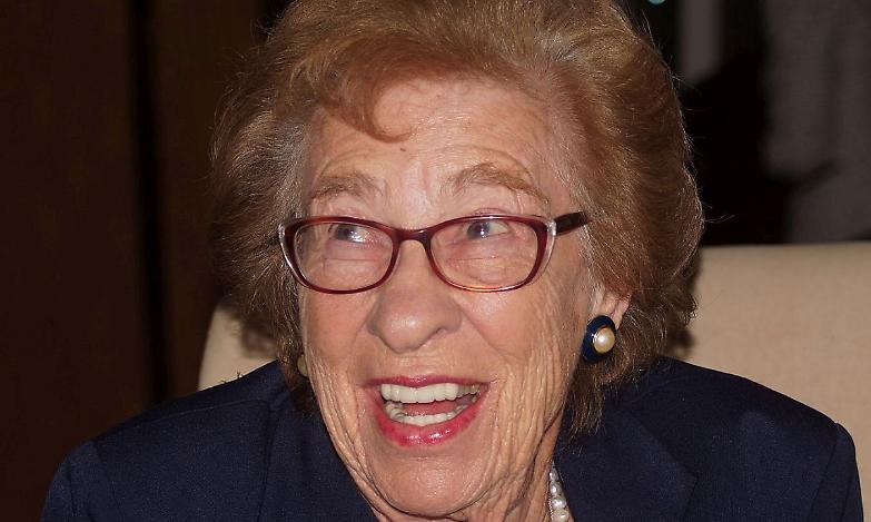 Addio a Eva Schloss, custode della memoria della Shoah: era la sorellastra di Anne Frank