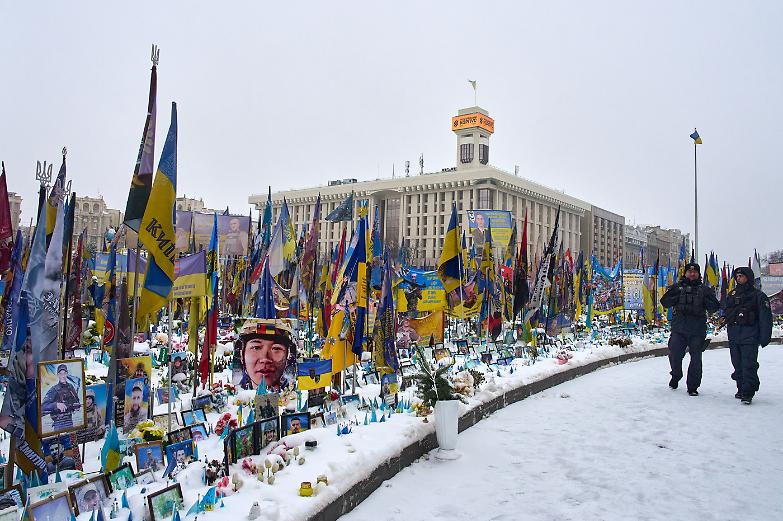 Usa, Russia e Ucraina al tavolo: primi colloqui diretti ad Abu Dhabi