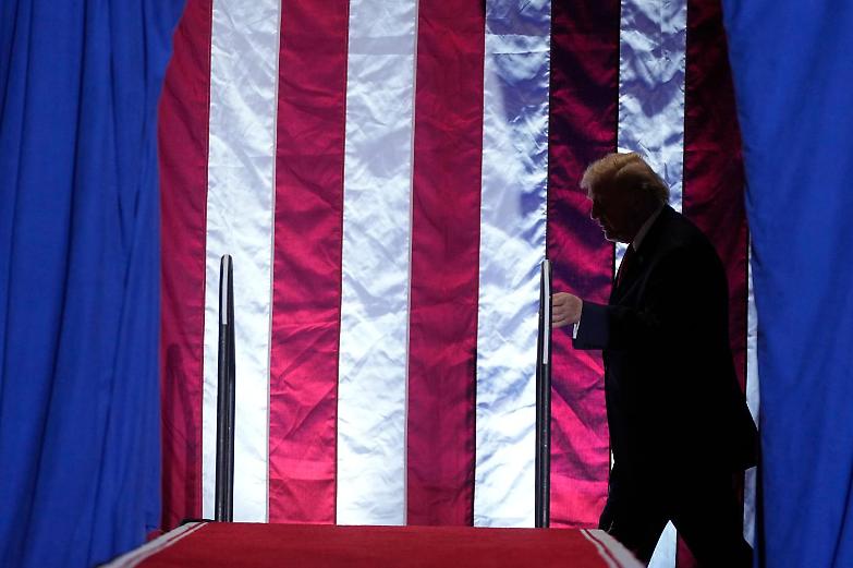 Trump si &ldquo;ritira&rdquo; da Minneapolis e punta l&rsquo;Iran