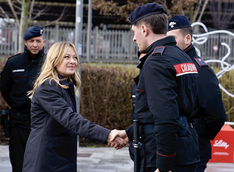 La scelta di Giorgia : la campagna per il S&igrave; sar&agrave; &ldquo;legge e ordine&rdquo;