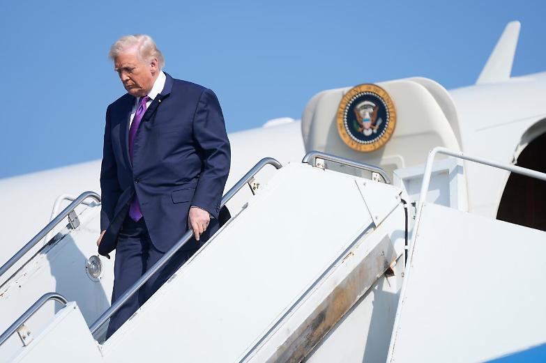 La Corte Suprema boccia i dazi di Trump: "Non ha il potere di imporli". Lui: "Una vergogna