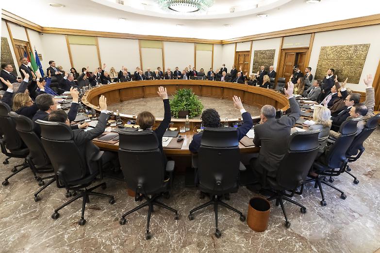 Il giusto richiamo di Mattarella contro la delegittimazione e lo scontro istituzionale