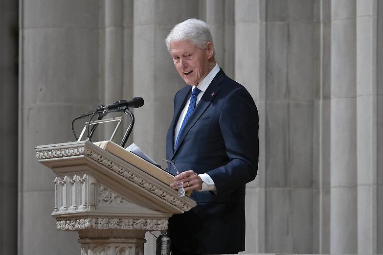 Bill Clinton testimonia al Congresso: tutti i dubbi  sul caso Epstein