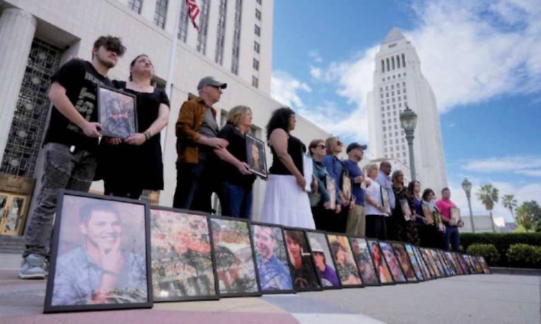 Proibire i social agli adolescenti Australia e Francia chiudono la porta ai minori di 16 anni