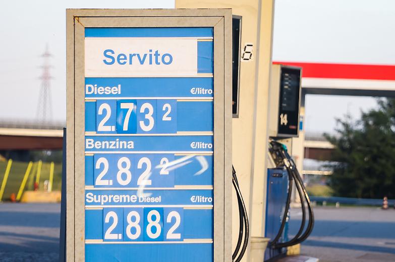 Carburanti e bollette, il governo accelera su decreto e accise mobili