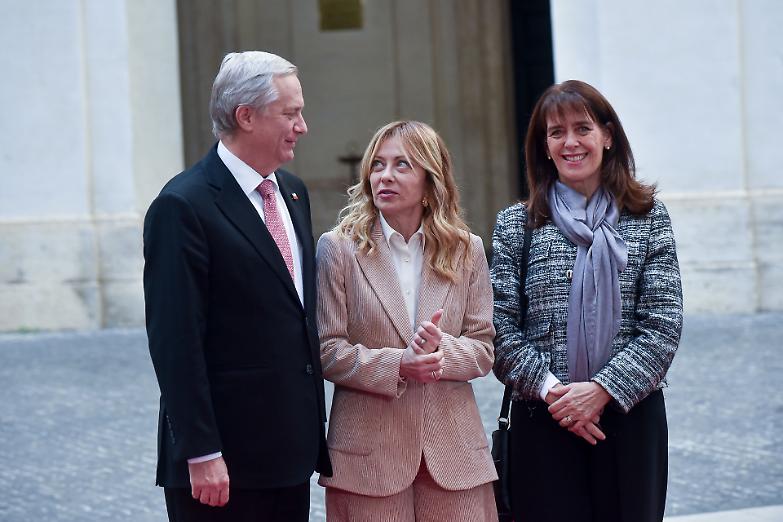 Kast giura da presidente del Cile e apre la stagione dell&rsquo;ultradestra