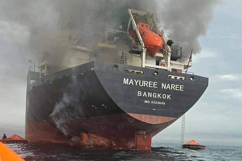 Stretto di Hormuz bloccato, mille navi ferme mentre la guerra si allarga ancora