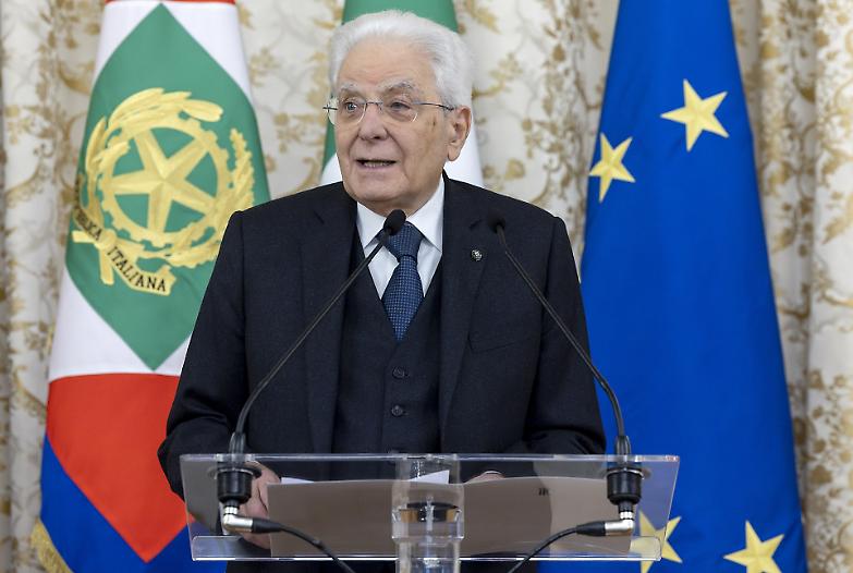 Mattarella: &laquo;I suicidi in carcere sono una sconfitta dello Stato&raquo;