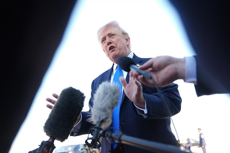 La svolta di Trump: &laquo;Tregua di 5 giorni e dialogo con l&rsquo;Iran&raquo;