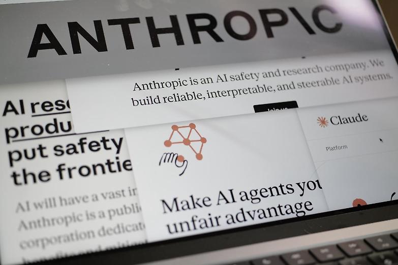 Anthropic, prima vittoria sul Pentagono: sospese le sanzioni all'azienda di IA