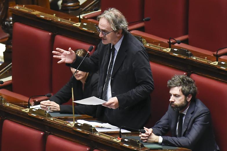 Caso Bartolozzi, Bonelli attacca la destra dopo la sospensione