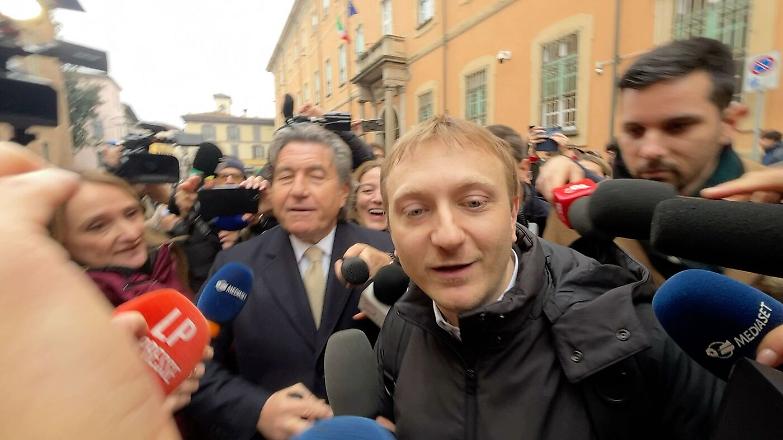 Il delitto di Garlasco sale a teatro con i legali di Alberto Stasi