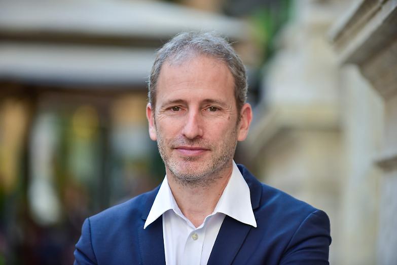 Casaleggio scarica il M5S: &laquo;Valori finiti, Conte starebbe bene nel Pd&raquo;