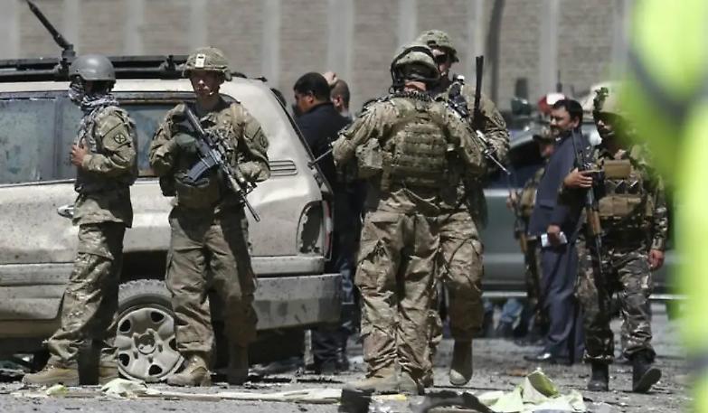 Kabul, kamikaze si fa esplodere nella zona delle ambasciate: 28 morti e 327 feriti