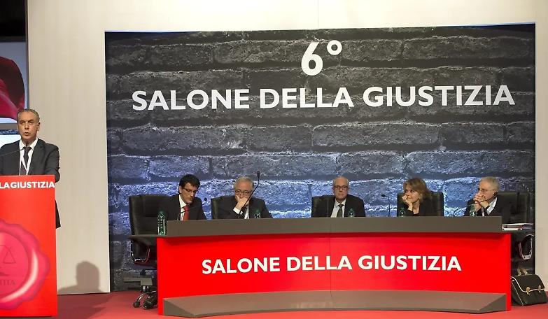 Intercettazioni, la partita che i pm giocano e vincono da soli