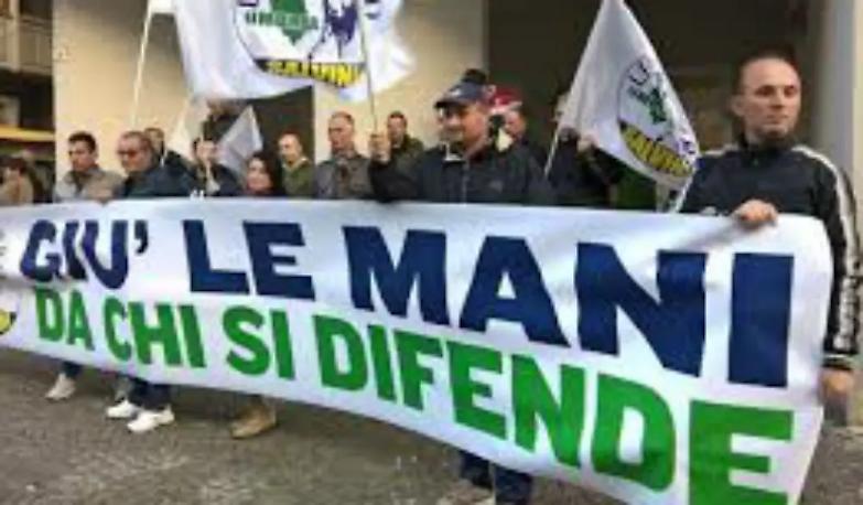 "Sparare diventi un diritto", e la legittima difesa torna ai box