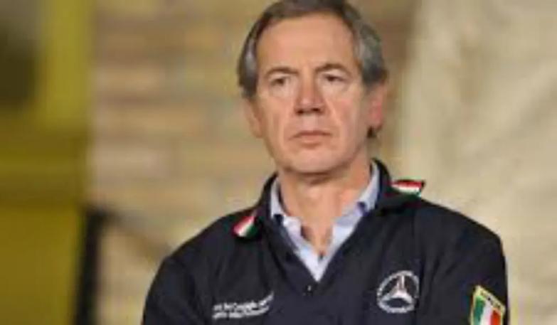 Caos centrodestra. Bertolaso: "Vado avanti"