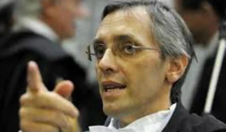 Ghedini: "Magistratura e politica tornino a parlare"