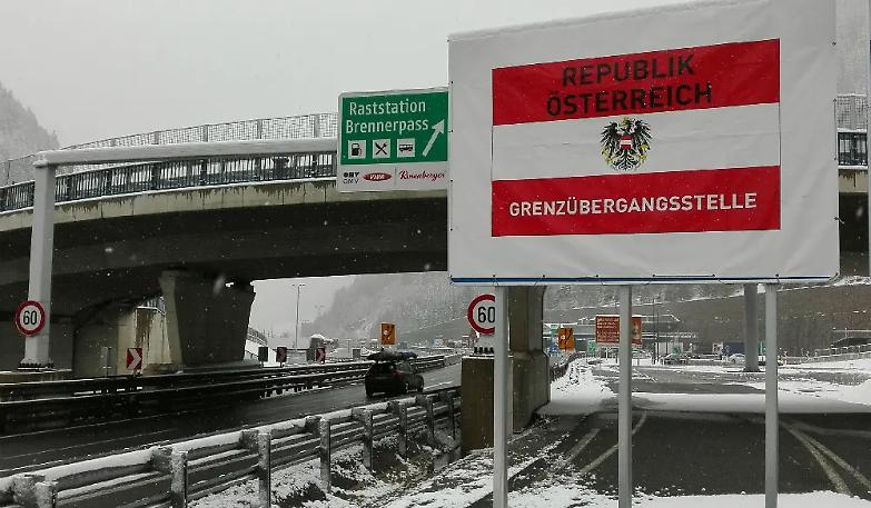 Migranti, Ue: altri sei mesi di chiusura delle frontiere