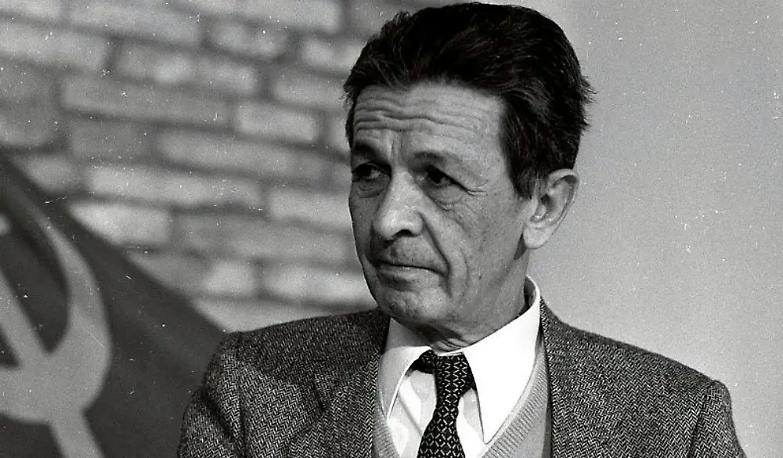 Questione morale: Berlinguer rimpianto da Grillo e sinistra Pd