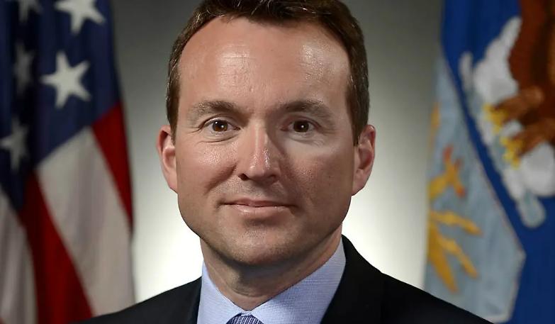 &laquo;Sono gay e sono il capo della armata americana&raquo;