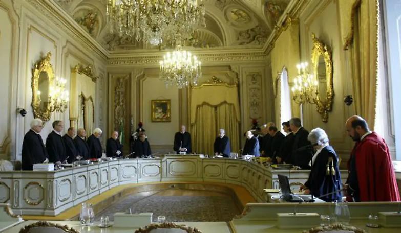 Solo la Consulta pu&ograve; fermare Renzi e i bersaniani lo sanno