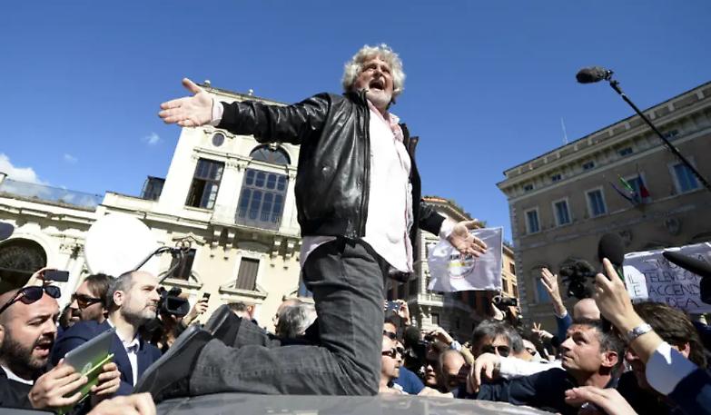 La grillina Raggi prima a Roma. Giachetti si salva e va al ballottaggio. A Milano in vantaggio Sala. Sorpresa 5Stelle a Torino. A Napoli De Magistris va al ballottaggio con Lettieri (centrodestra)