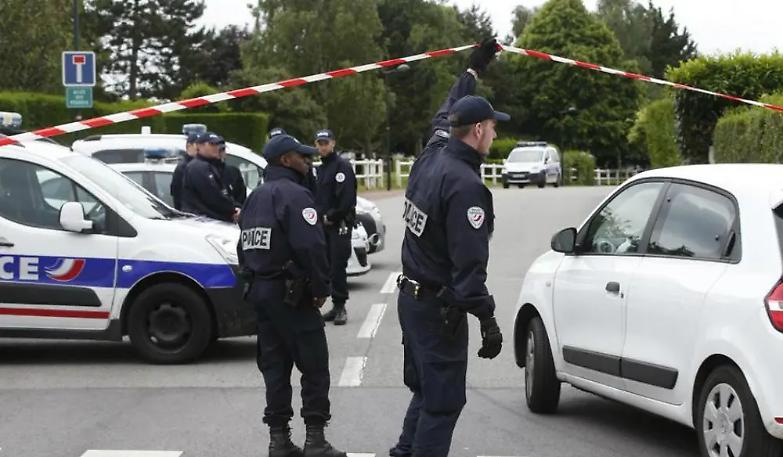 Nuovo terrore Isis a Parigi, due poliziotti uccisi