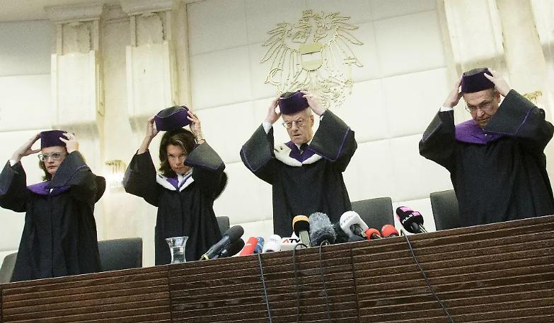 Austria, voto da ripetere. La Corte Costituzionale annulla le elezioni presidenziali