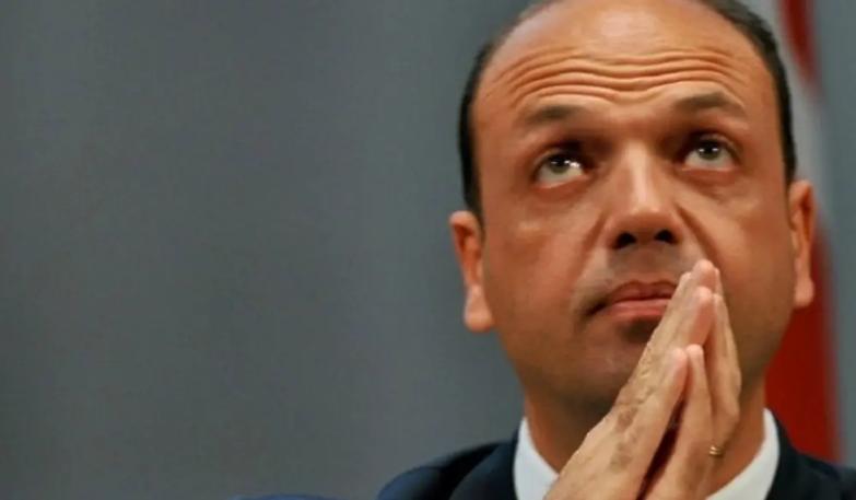 Assalto al Viminale. Il silenzio di Renzi, il richiamo di Mattarella