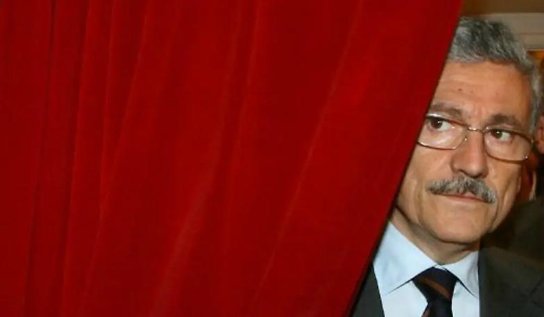 La lunga marcia di Max per rifare il Pd