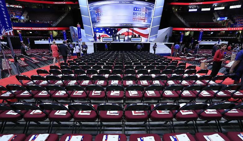 Trump come Reagan. Vincer&agrave; per paura del terrorismo