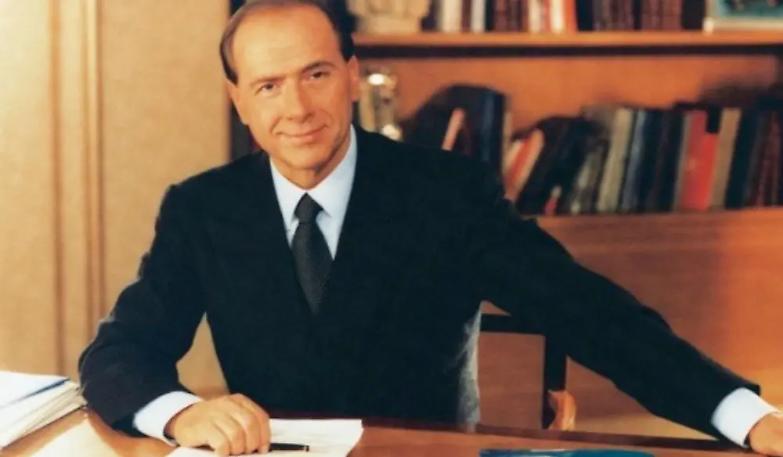 La pazza idea del Cav: riscendere in campo come nel '94