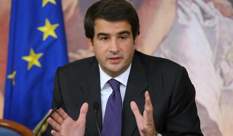 Fitto: &laquo;Parisi calato dallalto. I leader li scelgono cittadini ed elettori&raquo;