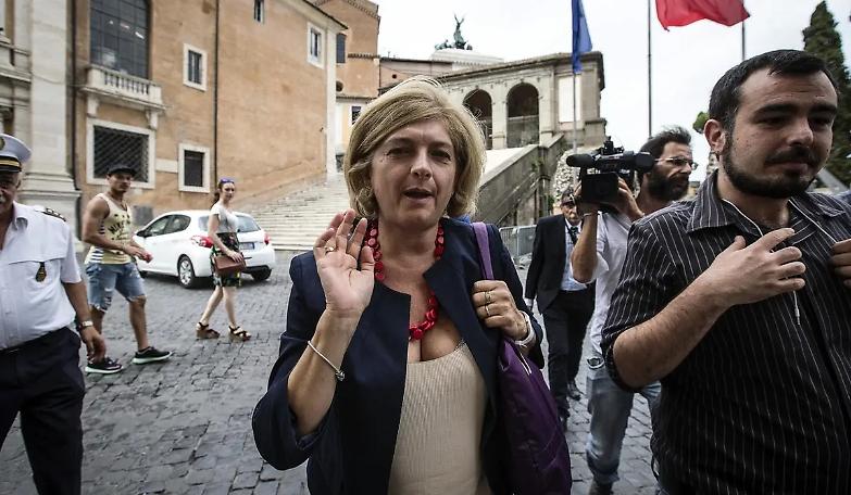 Al telefono con Buzzi. Ma Muraro si difende: &laquo;Non &egrave; un reato&raquo;