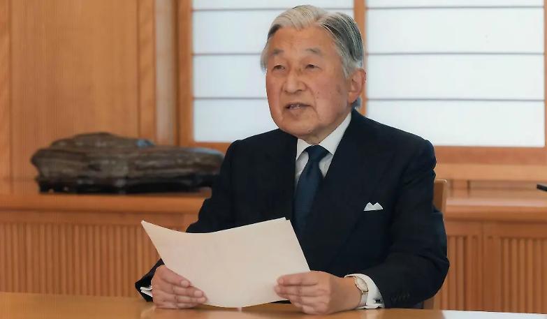 Giappone, l'imperatore Akihito verso l'abdicazione. Pronto a lasciare dopo 27 anni