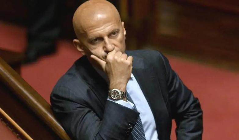 Scandalizzati per l'avvocato e il pm, ma il caso Minzolini...