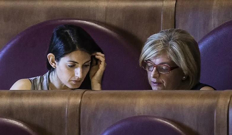 L'avvocato Raggi si difende: "Roma &egrave; a pezzi per colpa della sinistra"