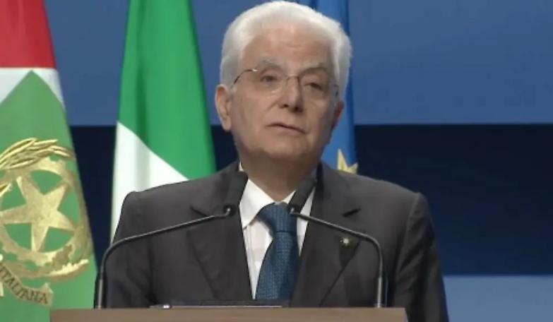 Mattarella al meeting Cl: &laquo;Non si gestisce l'immigrazione con un cartello che vieta l'ingresso&raquo;