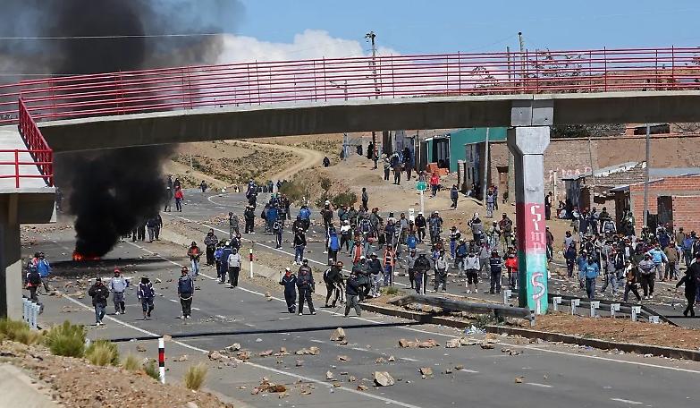 Bolivia, viceministro linciato dai minatori